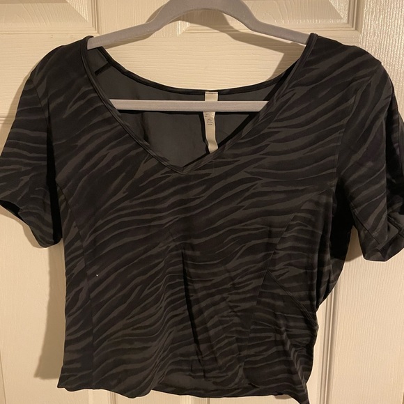 Lululemon Align T-Shirt in Black and Gray Stripe - Picture 1 of 6